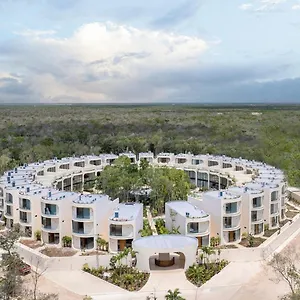https://mistiq-villas.quintano-roohotels.com